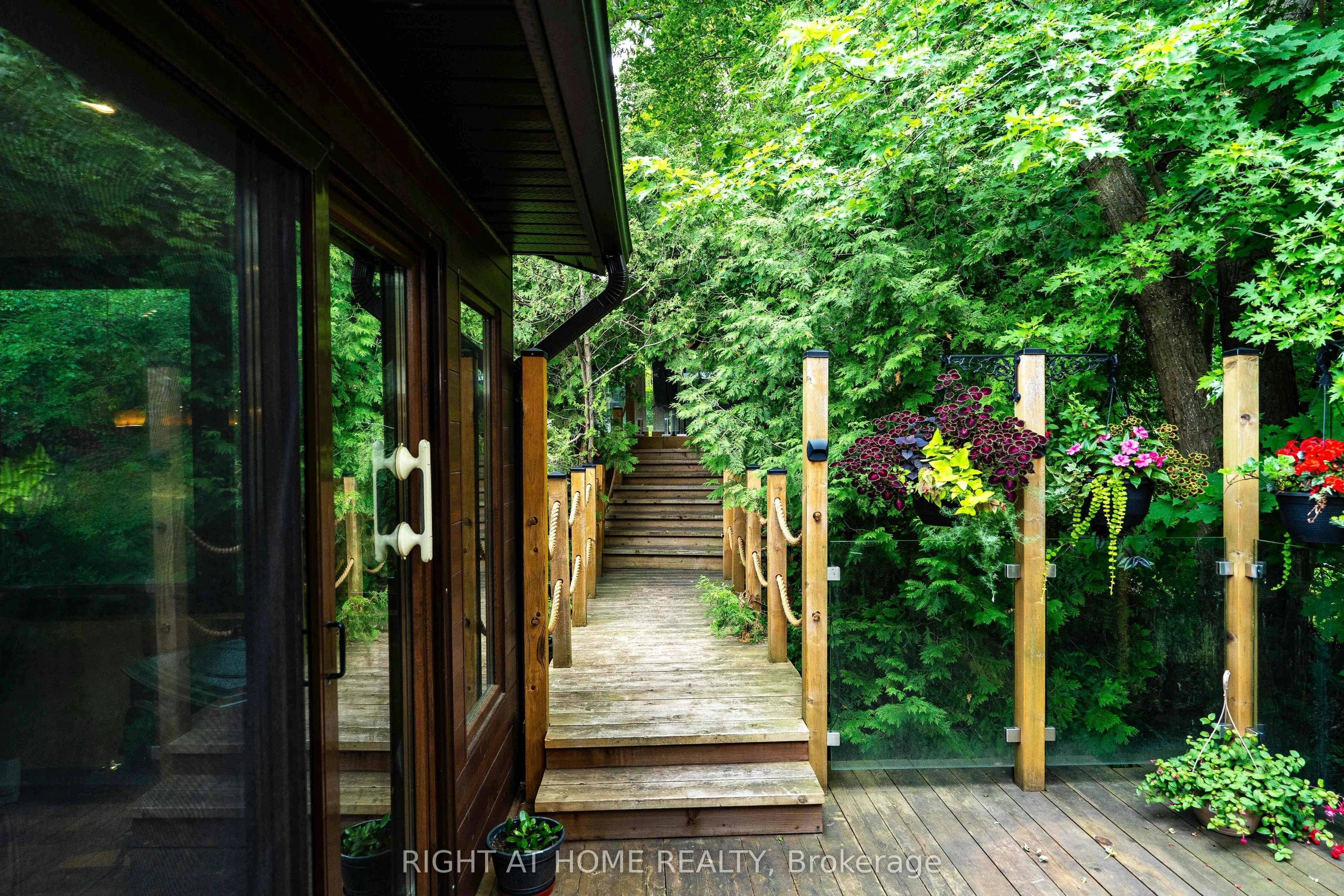 UPPER-1101 Brimley Road, Toronto, ON, M1P 3E8 - 26