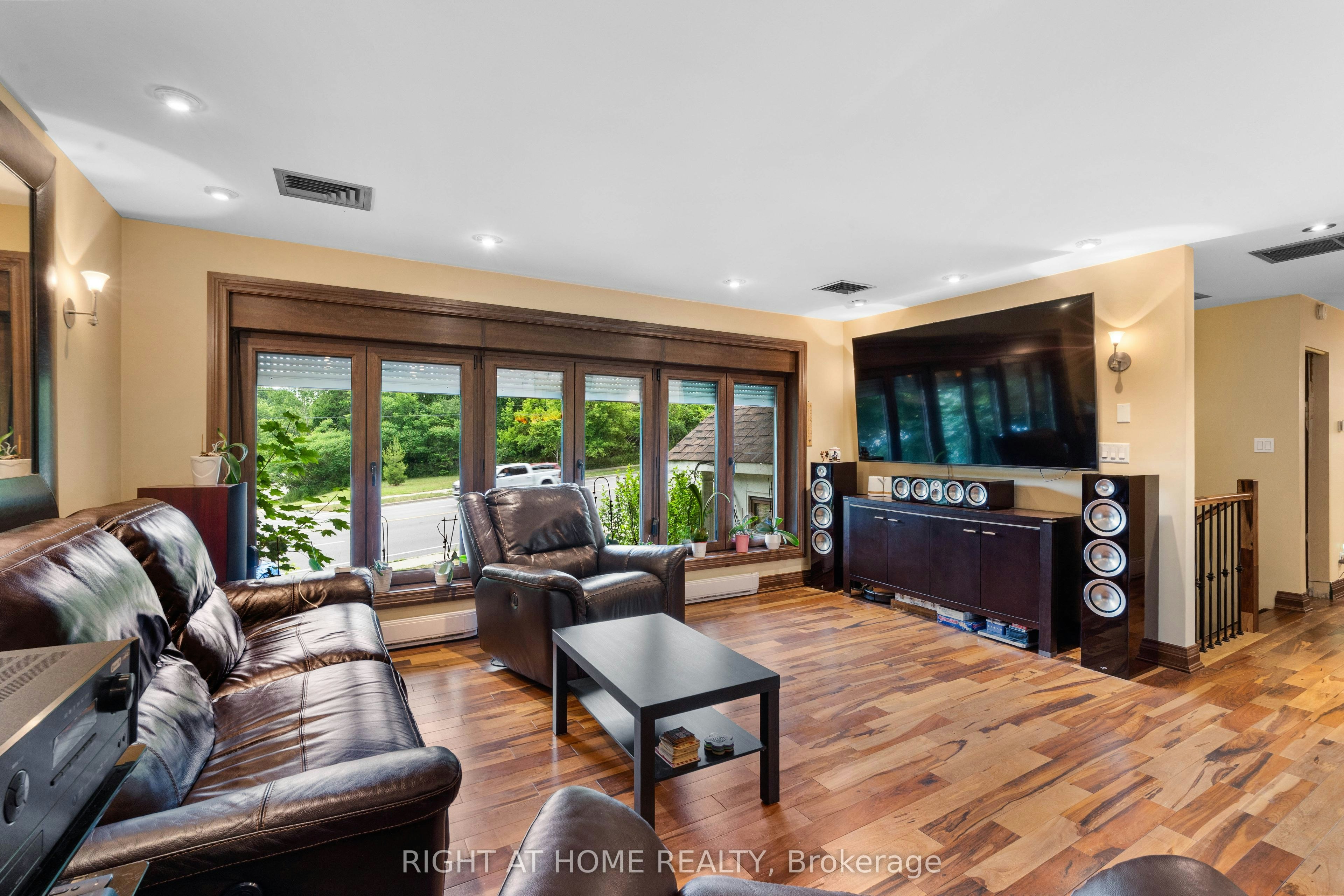 UPPER-1101 Brimley Road, Toronto, ON, M1P 3E8 - 10