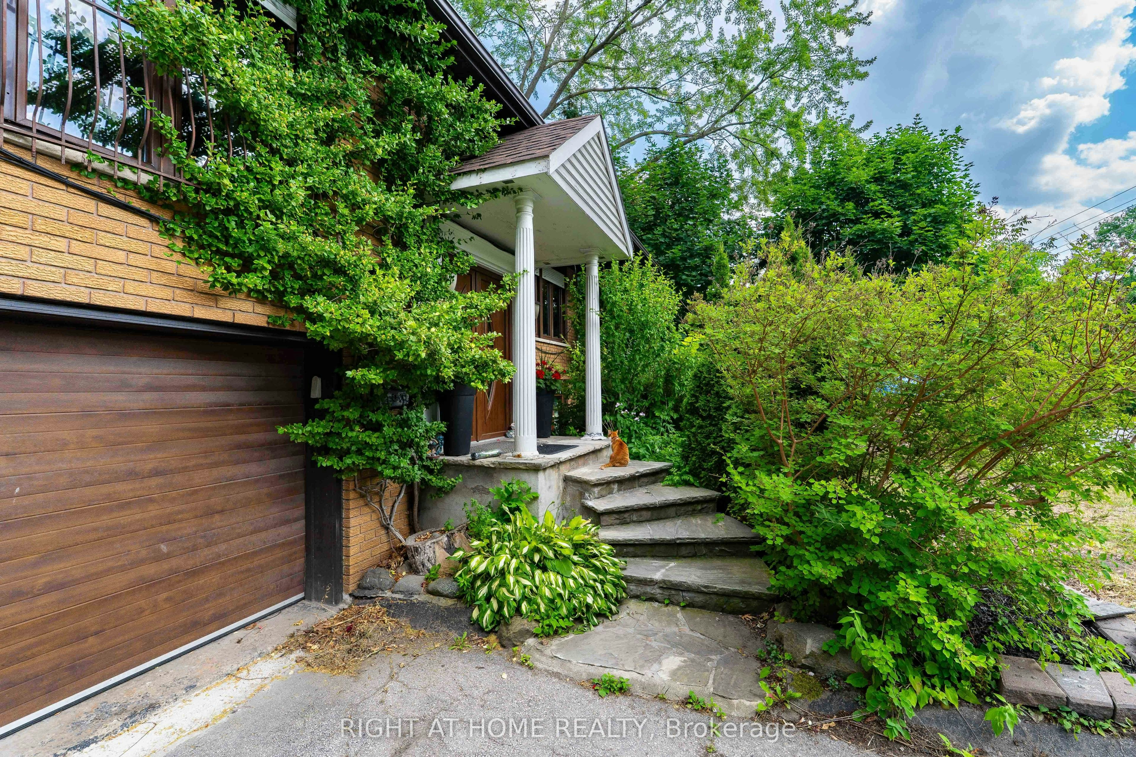 UPPER-1101 Brimley Road, Toronto, ON, M1P 3E8 - 2