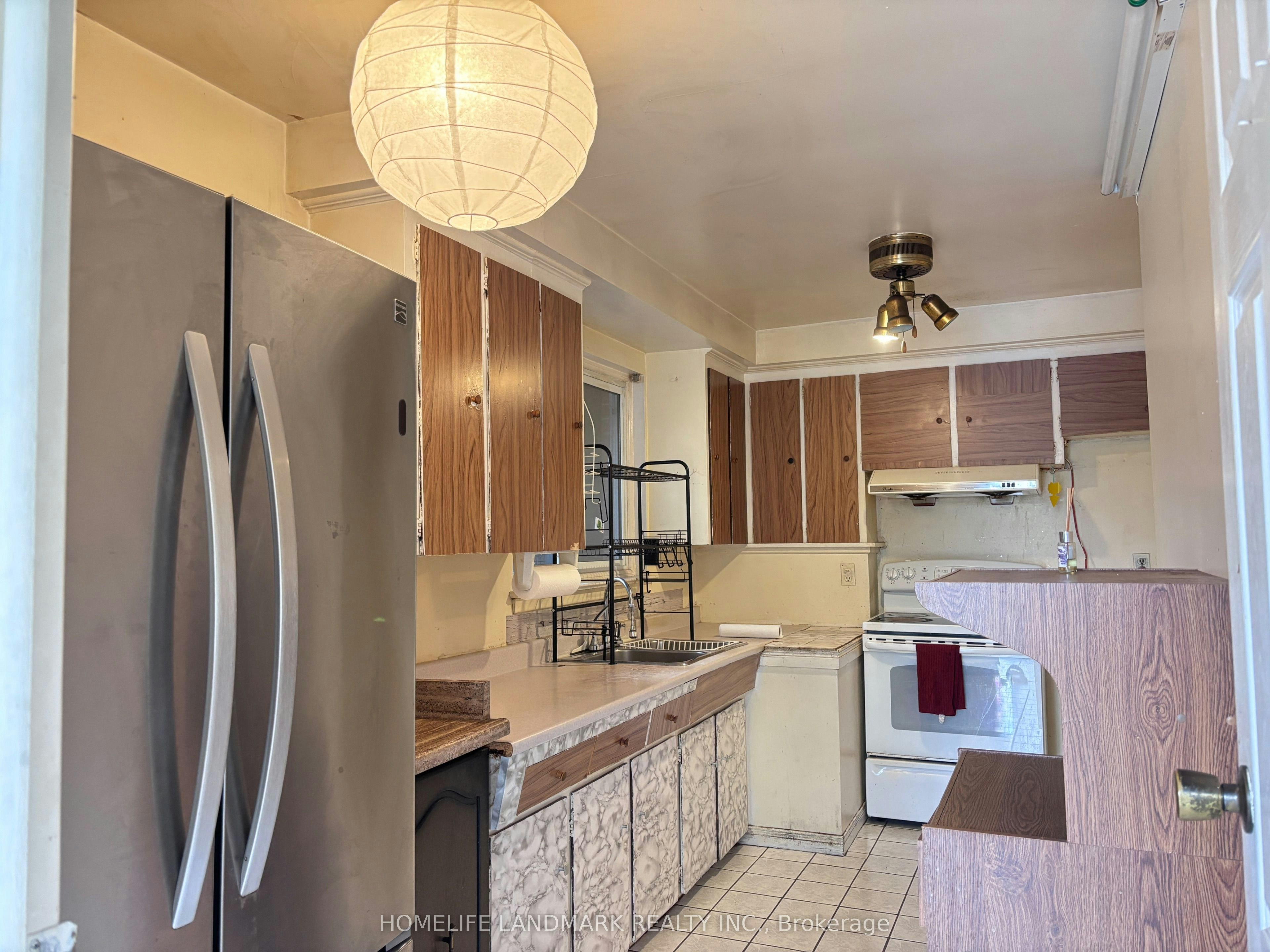 97 Tourmaline Drive, Toronto, ON, M1T 1X1 - 5