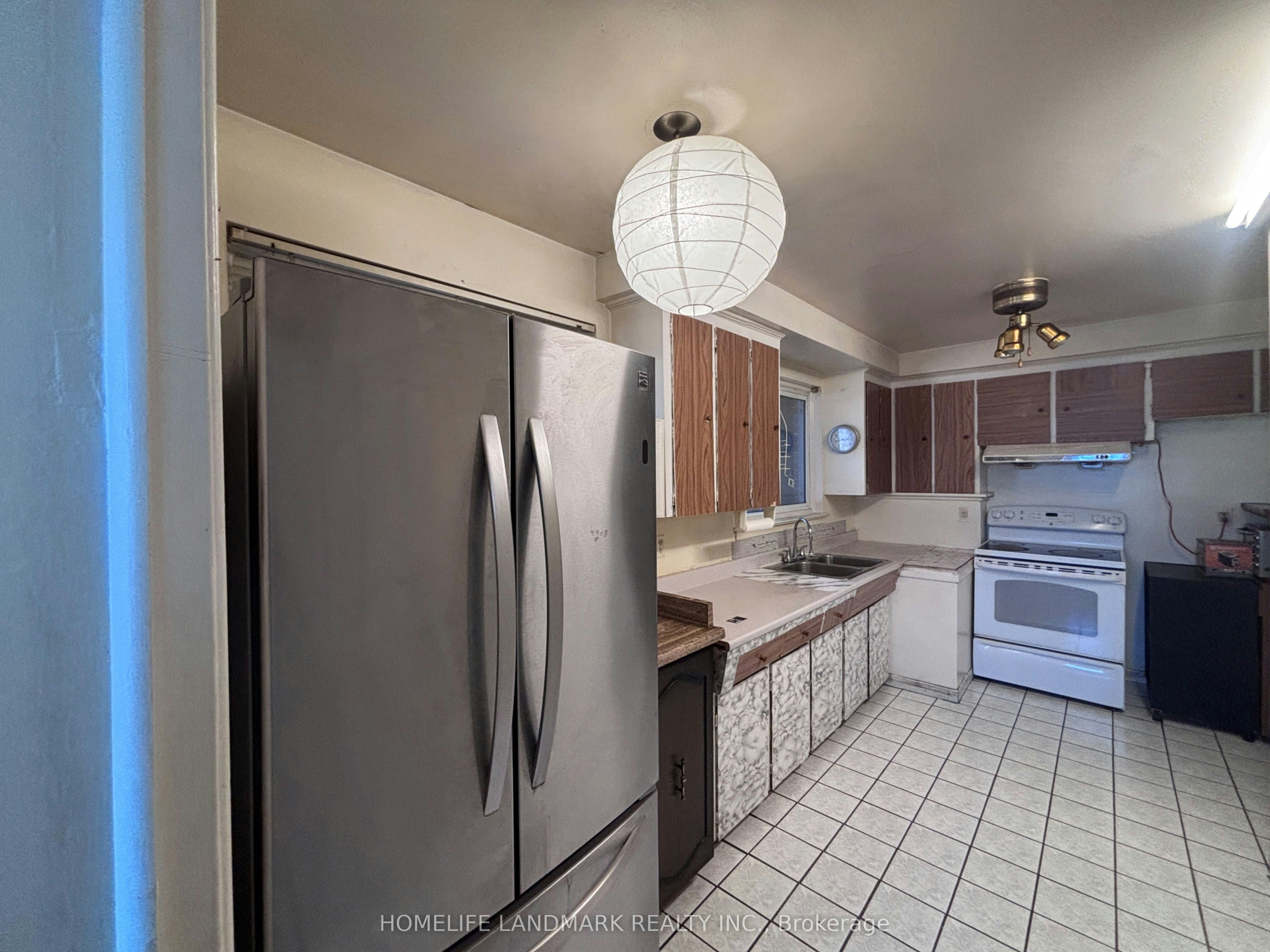 97 Tourmaline Drive, Toronto, ON, M1T 1X1 - 8