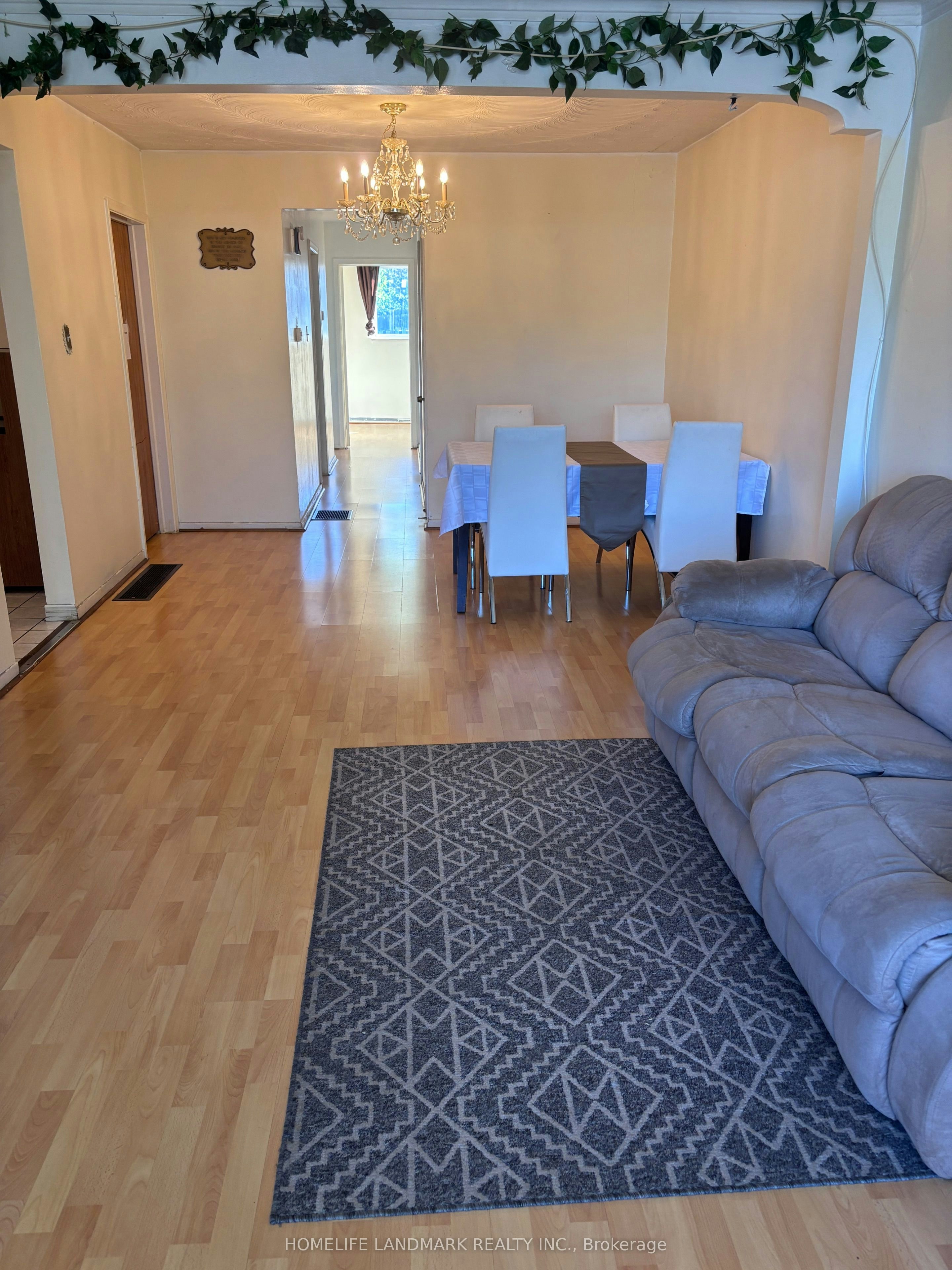 97 Tourmaline Drive, Toronto, ON, M1T 1X1 - 2
