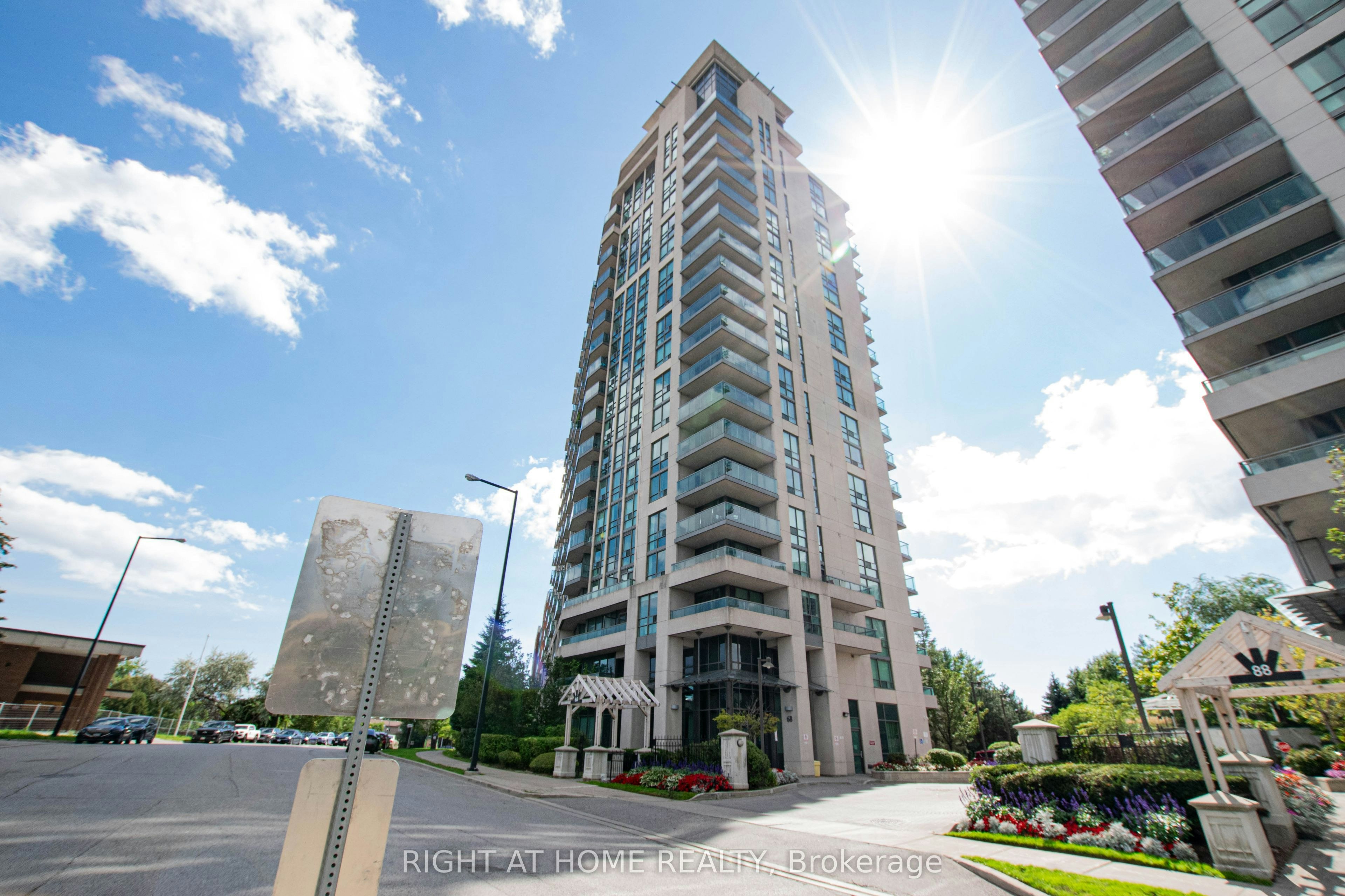 1901-68 Grangeway Avenue, Toronto, ON, M1H 0A1