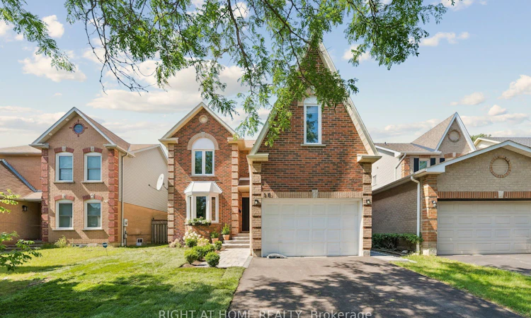 16 Ian Fleming Crescent
