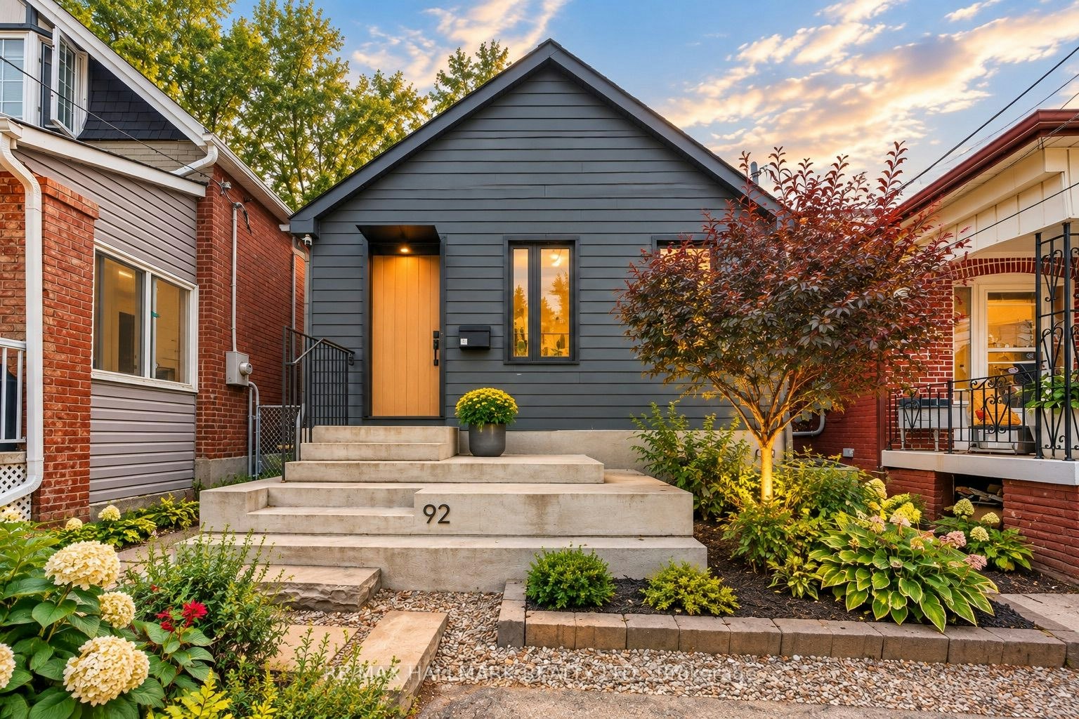 92 Chisholm Avenue, Toronto, ON, M4C 4V5