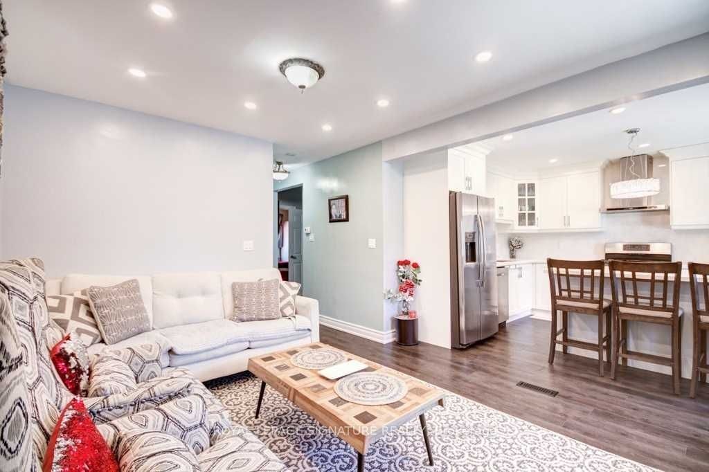 Main-111 Ellington Drive, Toronto, ON, M1R 3Y2 - 13
