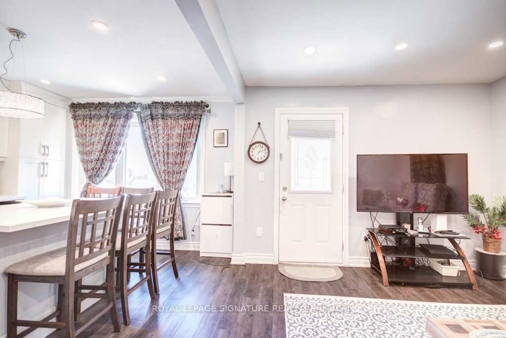 Main-111 Ellington Drive, Toronto, ON, M1R 3Y2 - 4