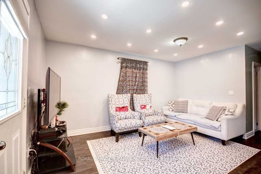 Main-111 Ellington Drive, Toronto, ON, M1R 3Y2 - 12