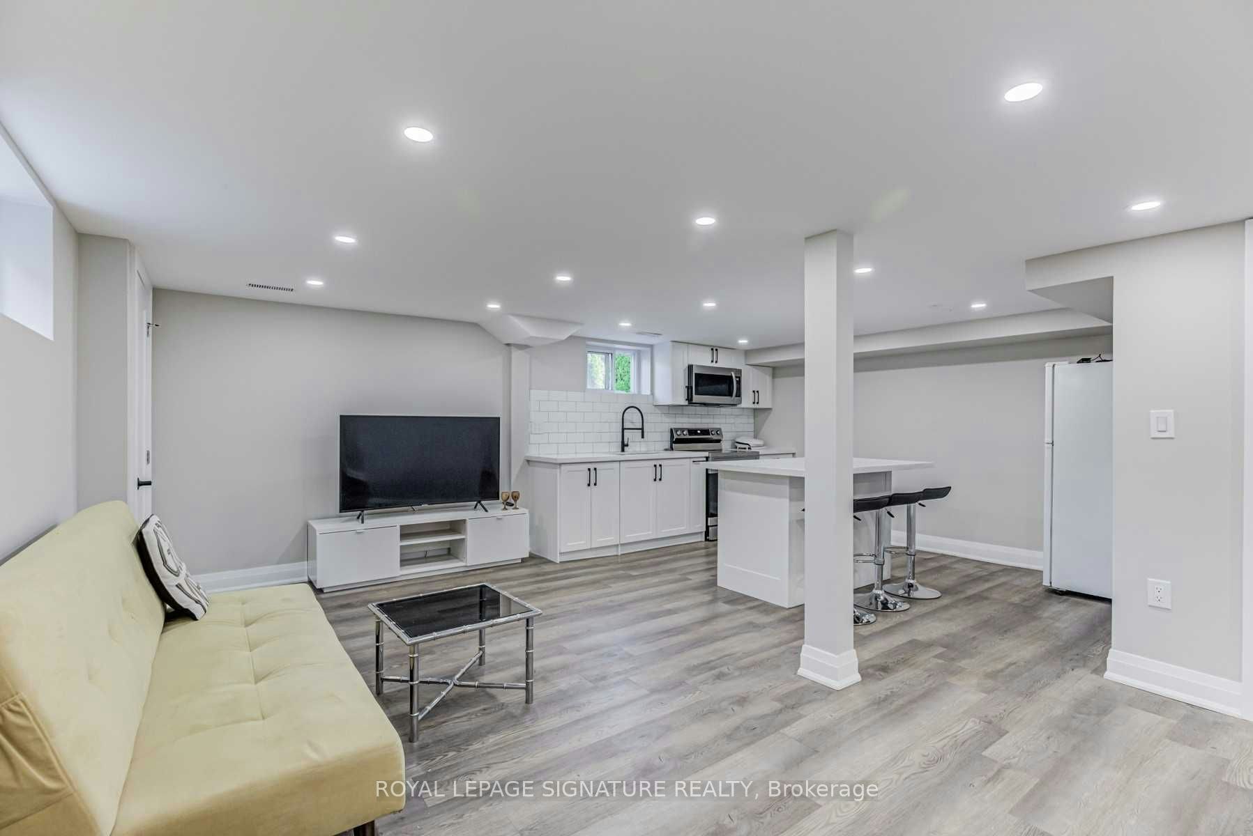 54 Inniswood Drive, Toronto, ON, M1R 1E5