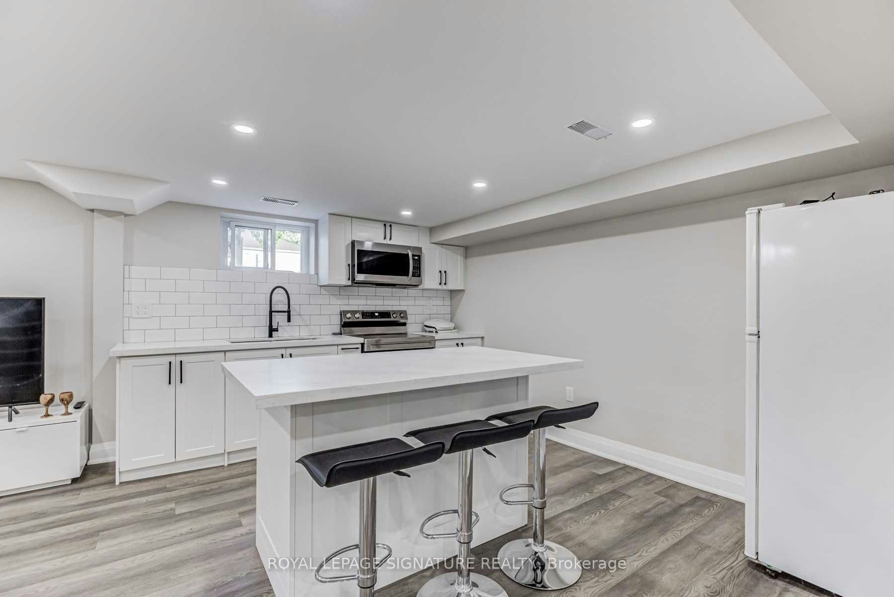54 Inniswood Drive, Toronto, ON, M1R 1E5 - 9