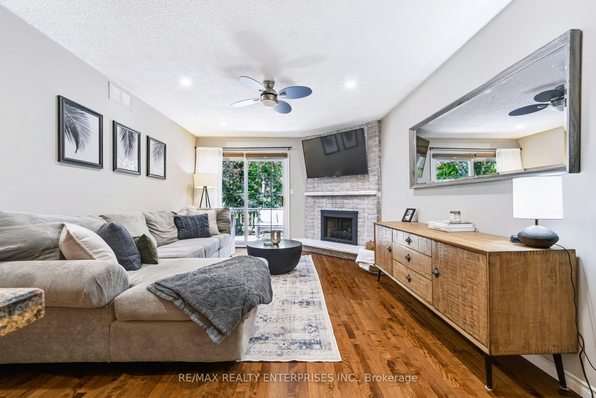Main-71 Inglewood Place, Whitby, ON, L1N 8Z8