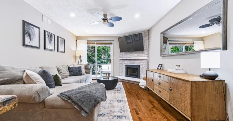 Main-71 Inglewood Place, Whitby, ON, L1N 8Z8
