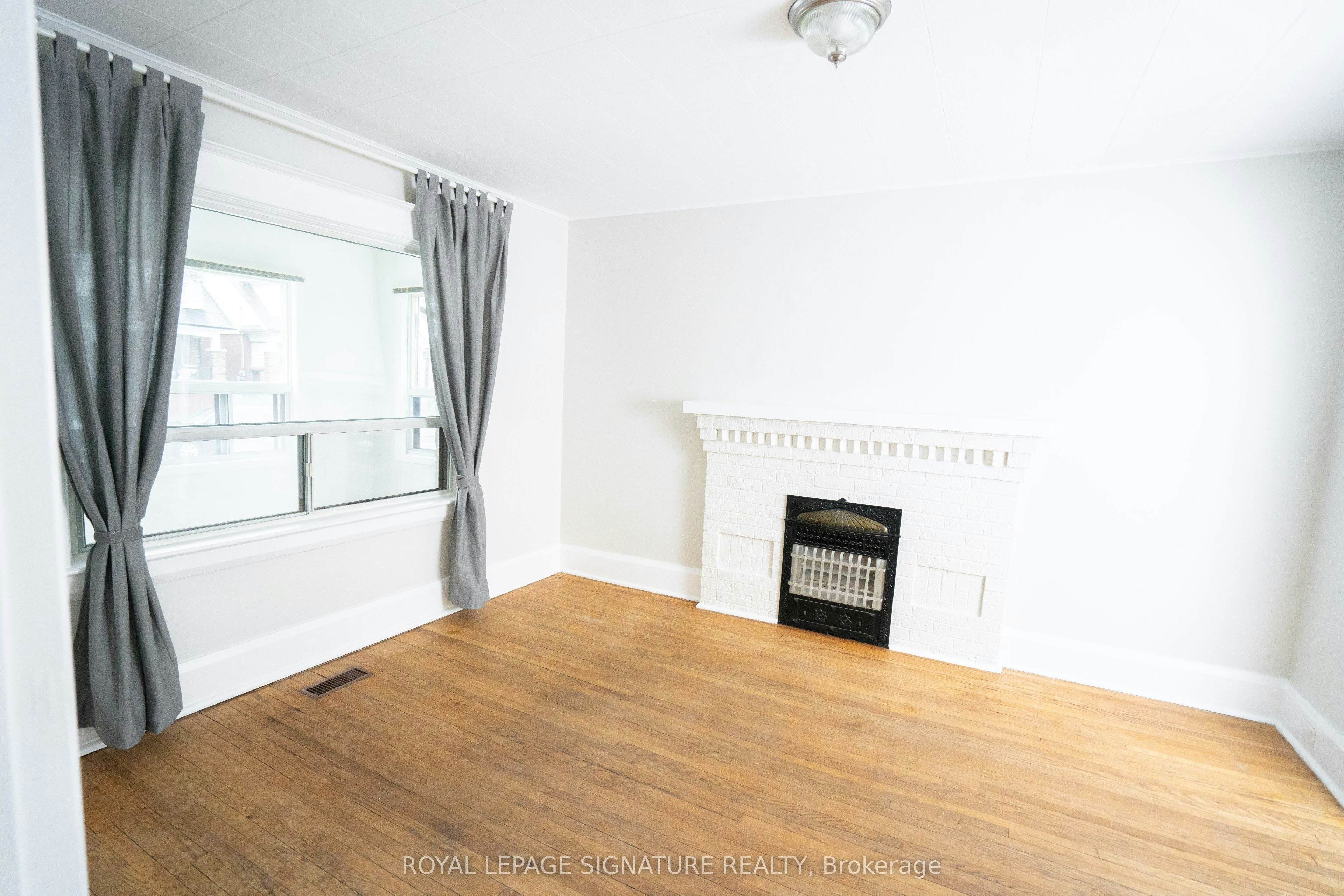 Upper-393 Milverton Boulevard, Toronto, ON, M4J 1W1 - 3