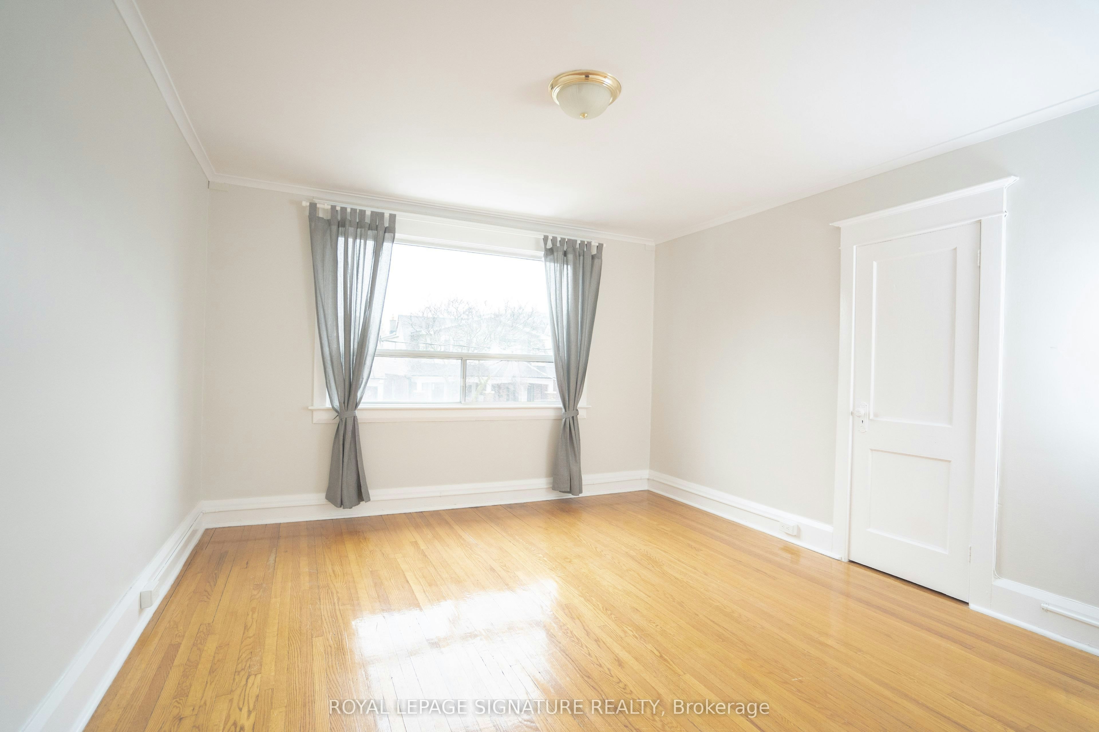 Upper-393 Milverton Boulevard, Toronto, ON, M4J 1W1 - 7