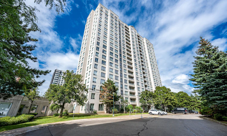 801-5039 Finch Avenue E