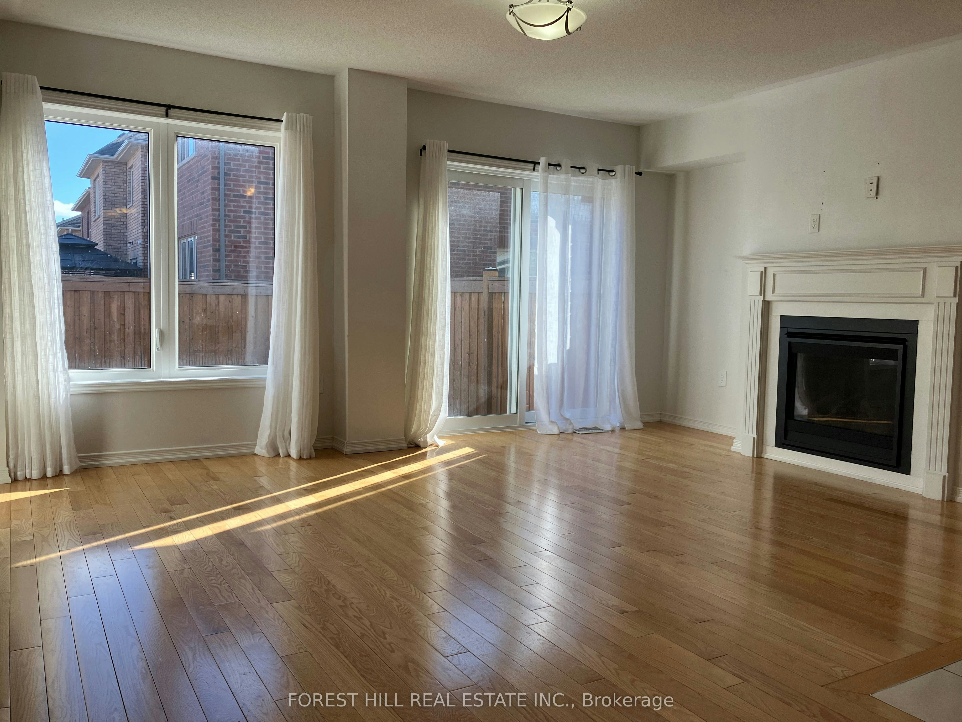 2448 Equestrian Crescent, Oshawa, ON, L1H 7K4 - 4