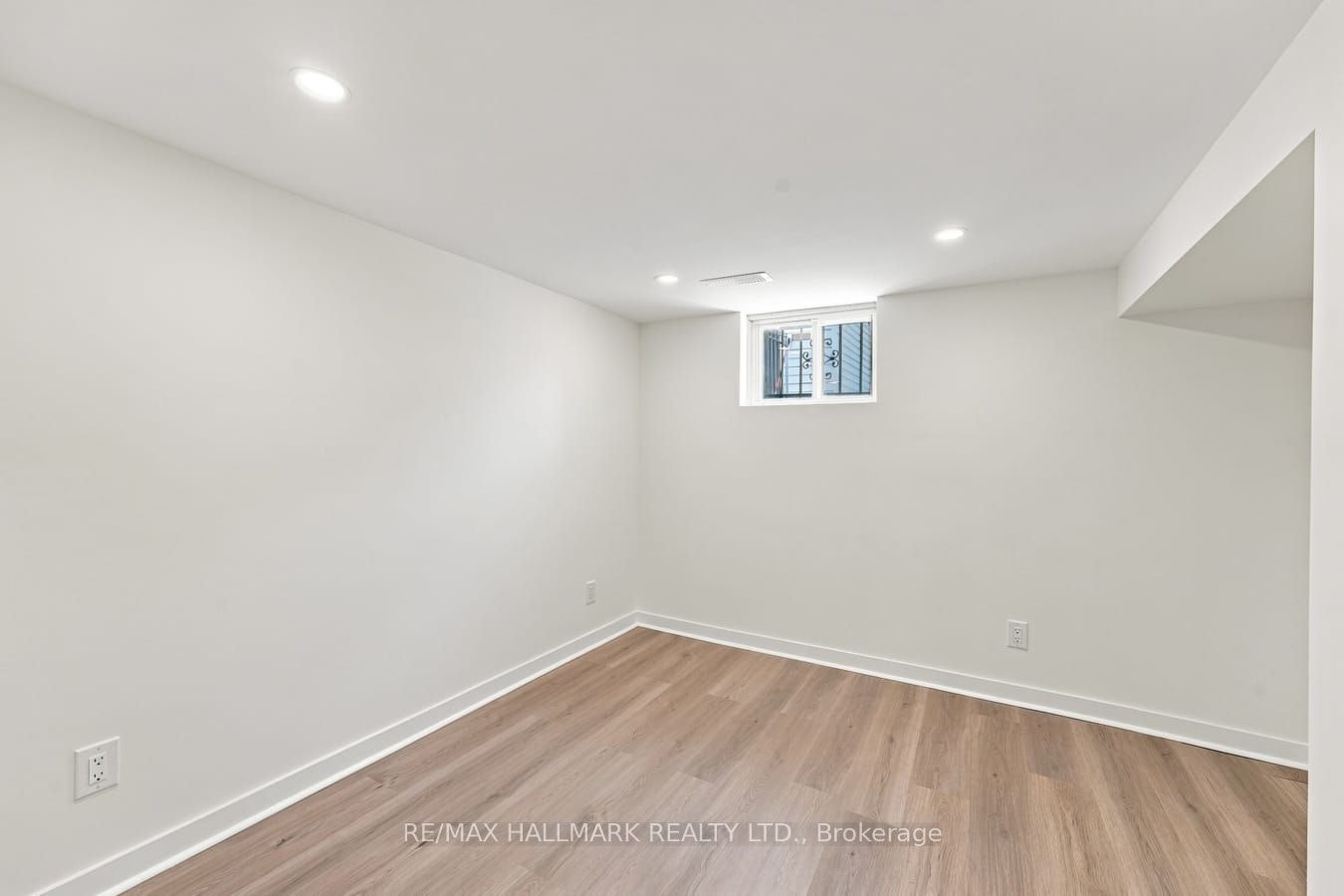 32 Denvale Road, Toronto, ON, M4B 3B5 - 27