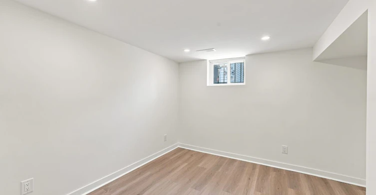 32 Denvale Road, Toronto, ON, M4B 3B5 - 27