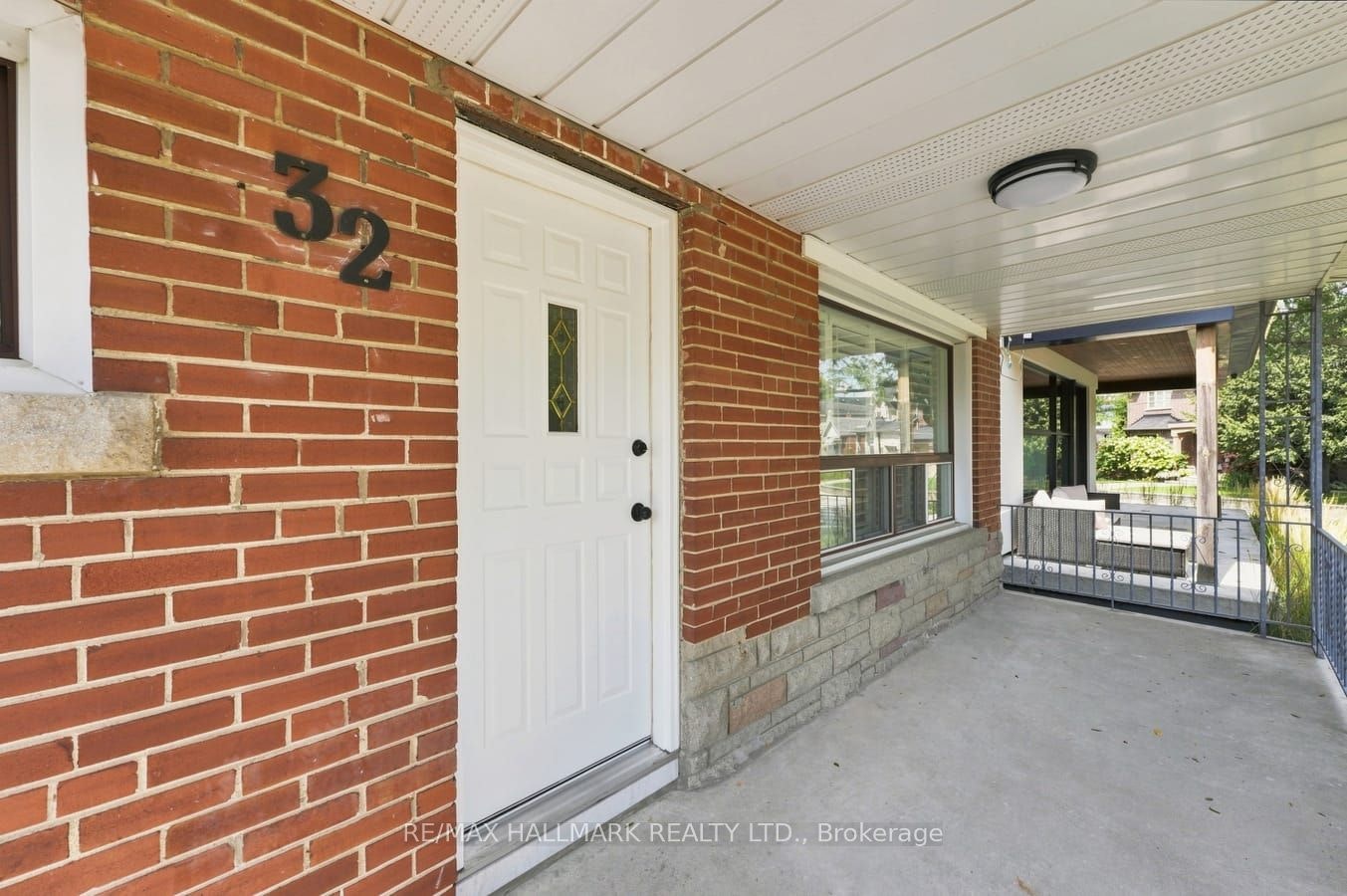 32 Denvale Road, Toronto, ON, M4B 3B5 - 2
