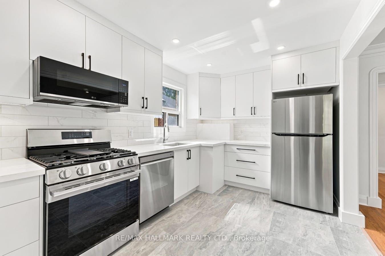 32 Denvale Road, Toronto, ON, M4B 3B5 - 6