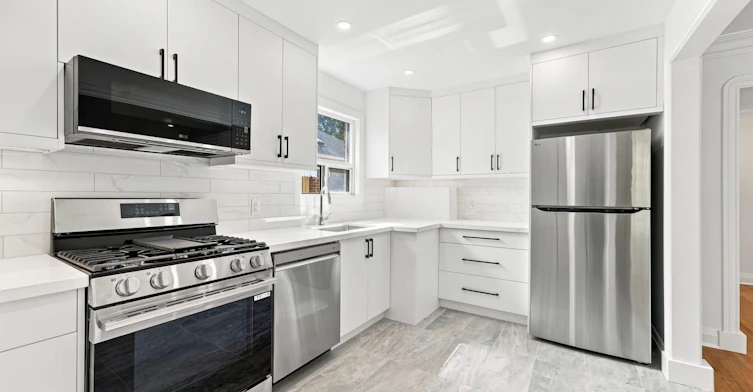 32 Denvale Road, Toronto, ON, M4B 3B5 - 6