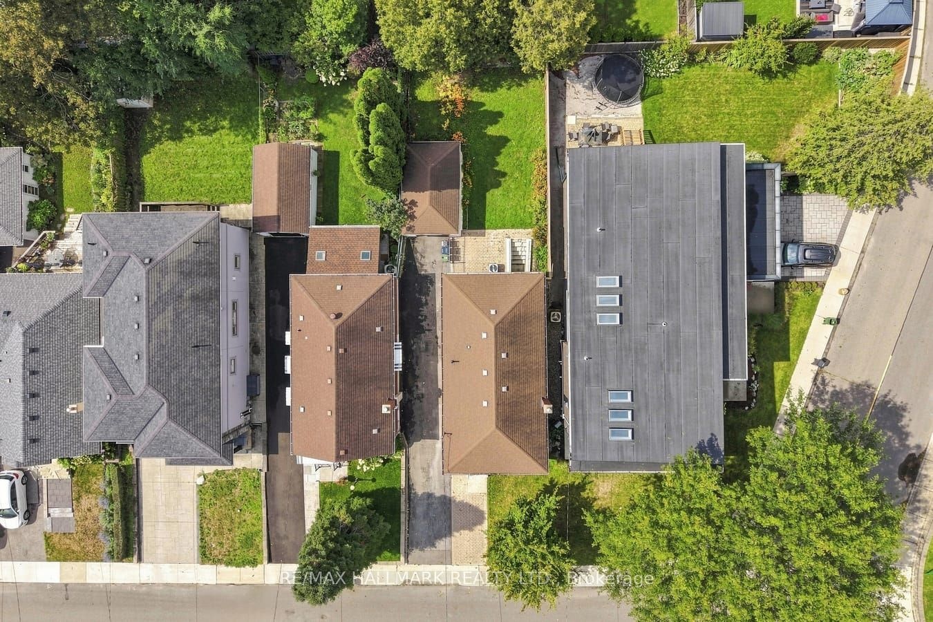 32 Denvale Road, Toronto, ON, M4B 3B5 - 33