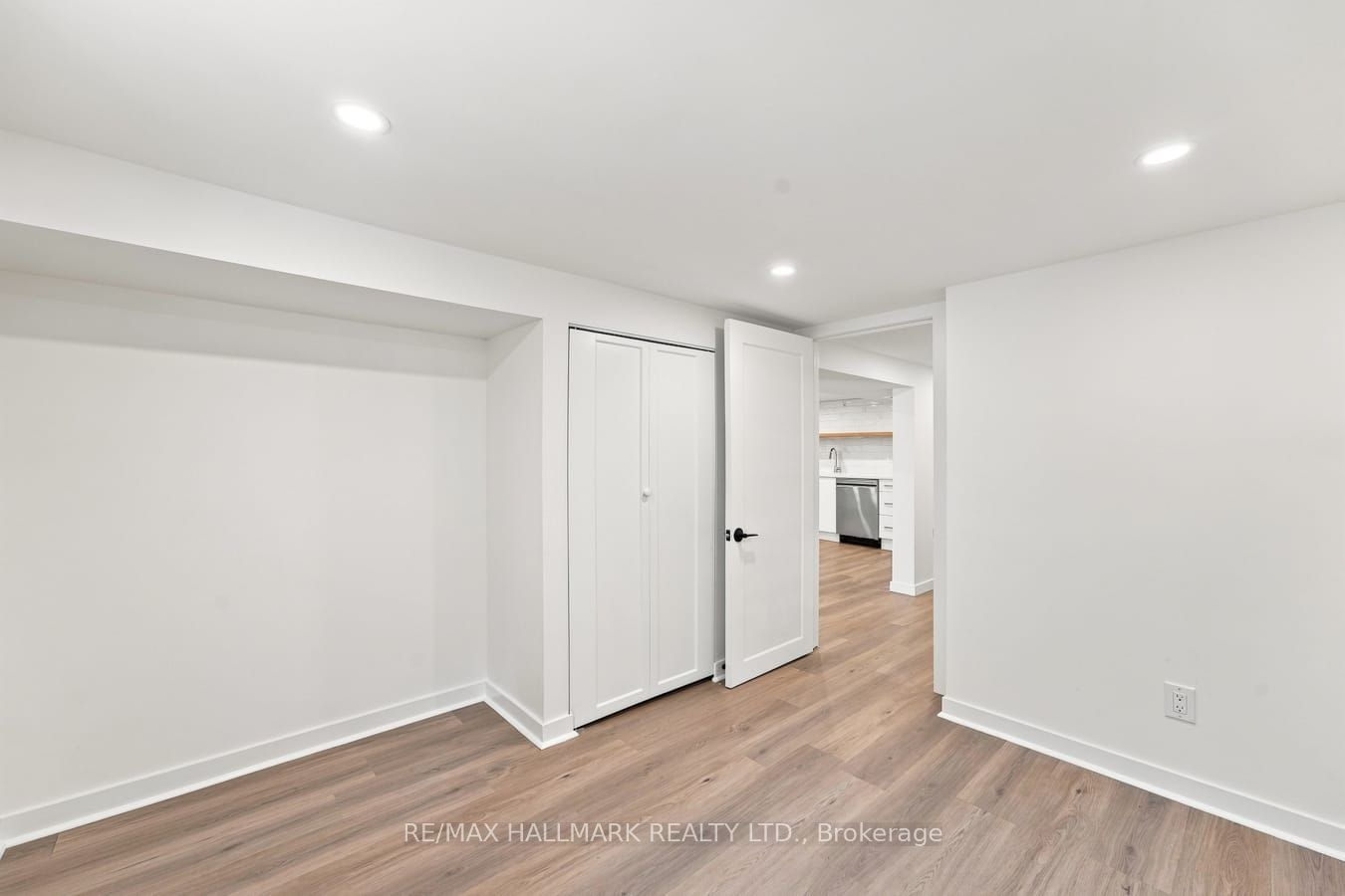 32 Denvale Road, Toronto, ON, M4B 3B5 - 26