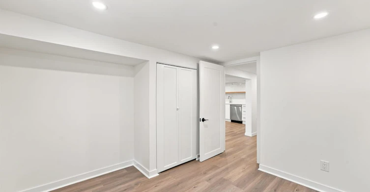 32 Denvale Road, Toronto, ON, M4B 3B5 - 26