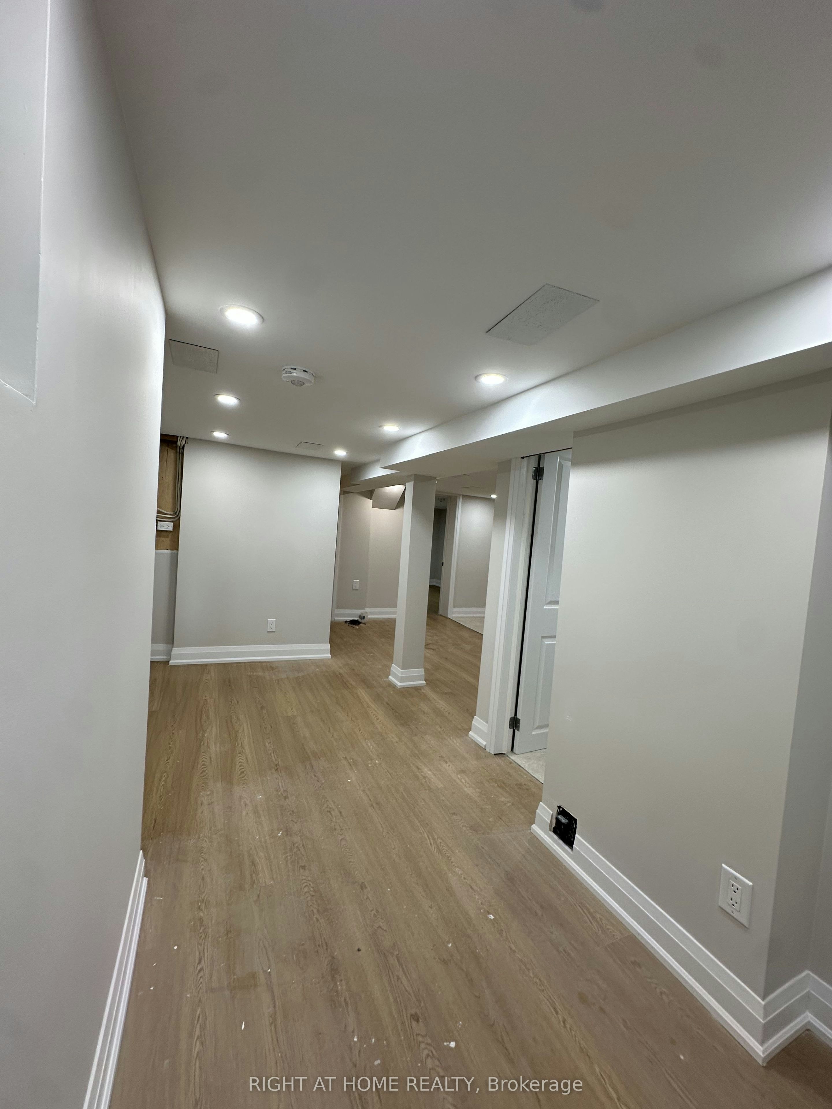 16 Glenside Avenue, Toronto, ON, M4L 2T5 - 5