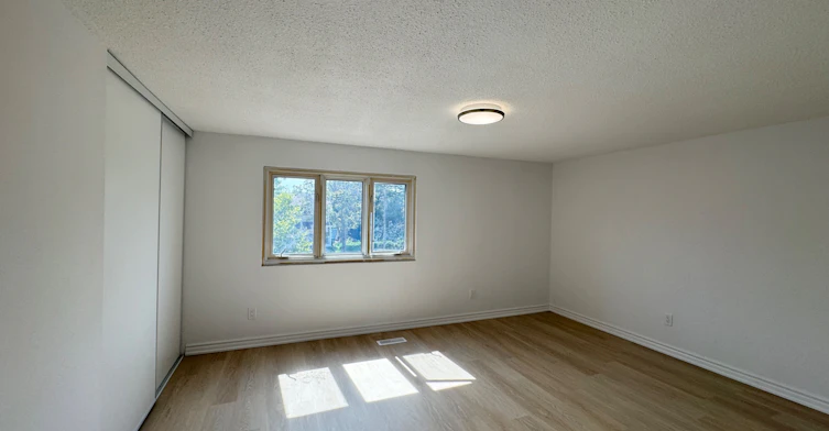 12 Grenbeck Drive, Toronto, ON, M1V 2H6 - 11