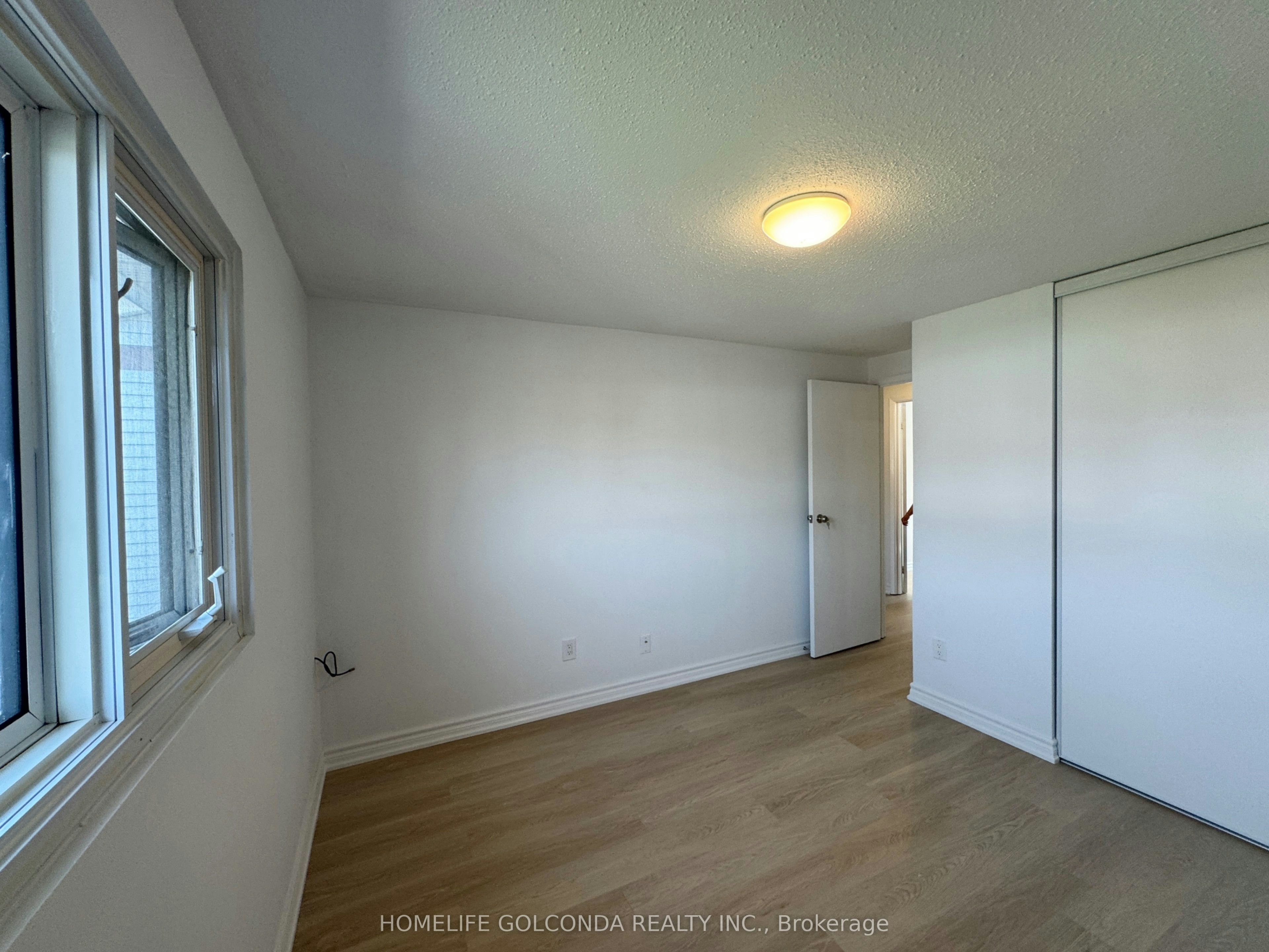 12 Grenbeck Drive, Toronto, ON, M1V 2H6 - 16
