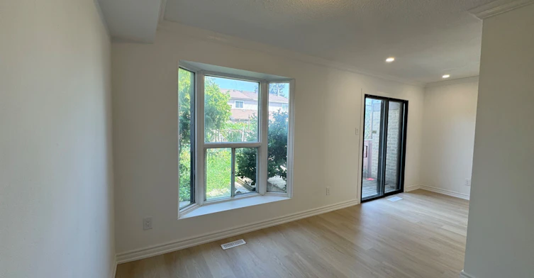 12 Grenbeck Drive, Toronto, ON, M1V 2H6 - 4