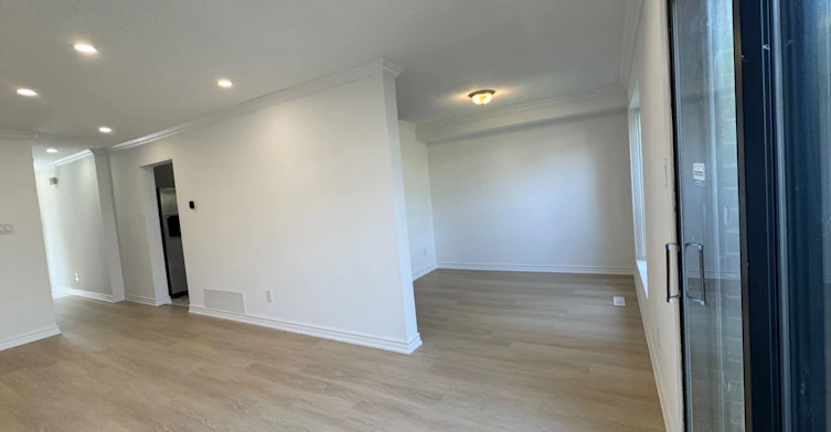 12 Grenbeck Drive, Toronto, ON, M1V 2H6 - 5