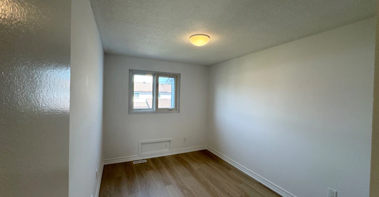 12 Grenbeck Drive, Toronto, ON, M1V 2H6 - 13