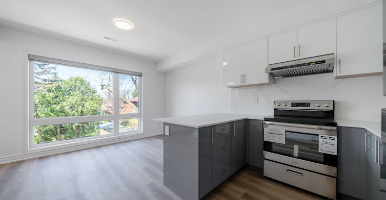 3-2052 Pharmacy Avenue, Toronto, ON, M1T 1H8