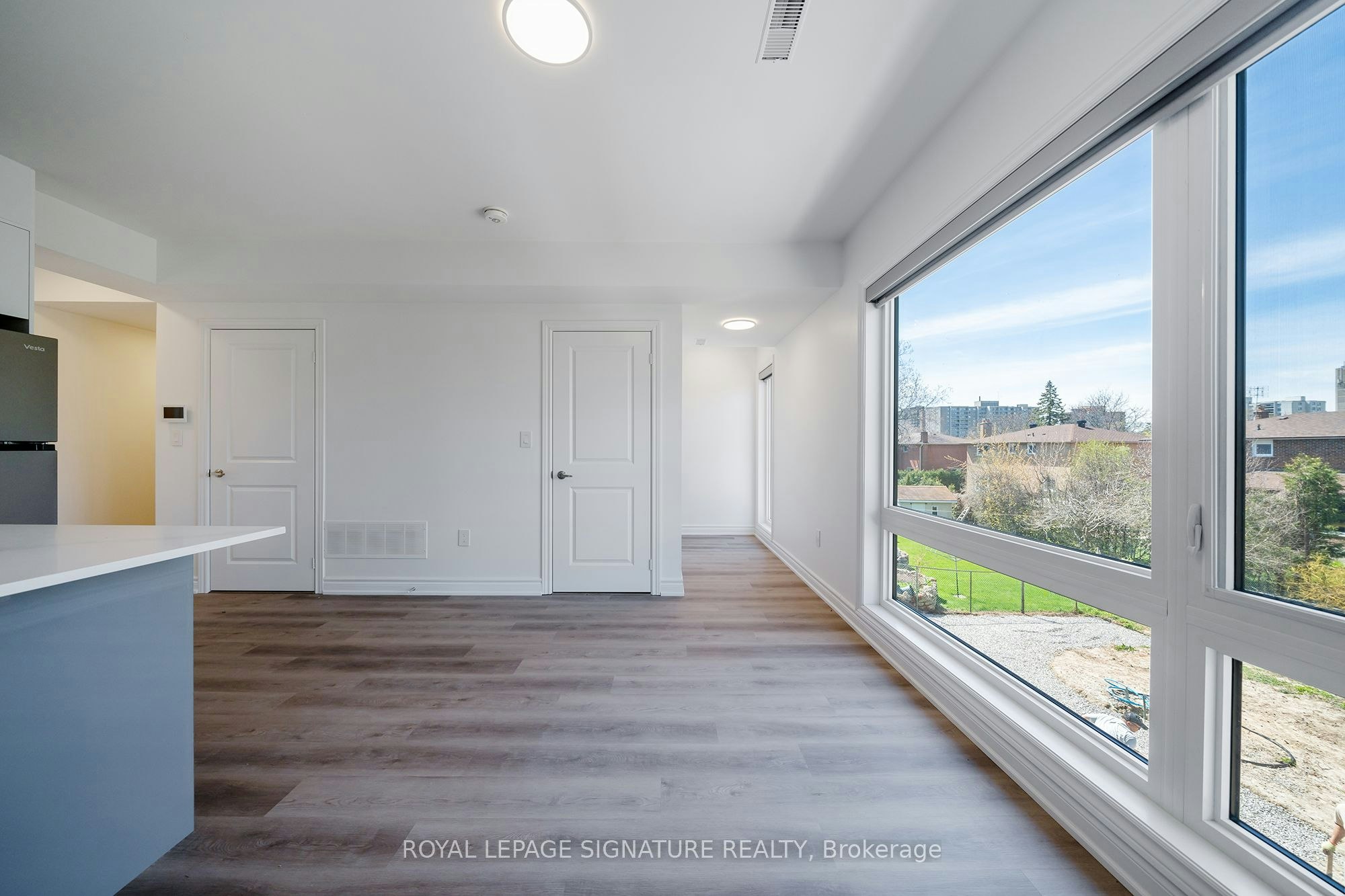 3-2052 Pharmacy Avenue, Toronto, ON, M1T 1H8 - 2