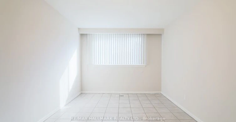 Lower-45 Landfair Crescent, Toronto, ON, M1J 3A6 - 8