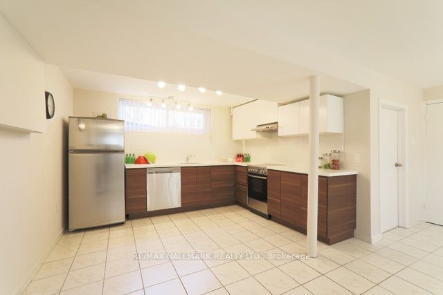 Lower-45 Landfair Crescent, Toronto, ON, M1J 3A6 - 4