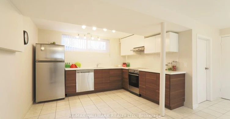 Lower-45 Landfair Crescent, Toronto, ON, M1J 3A6 - 4