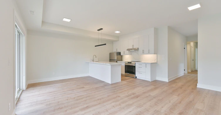2-2420 Gerrard Street E, Toronto, ON, M4E 2E9 - 11