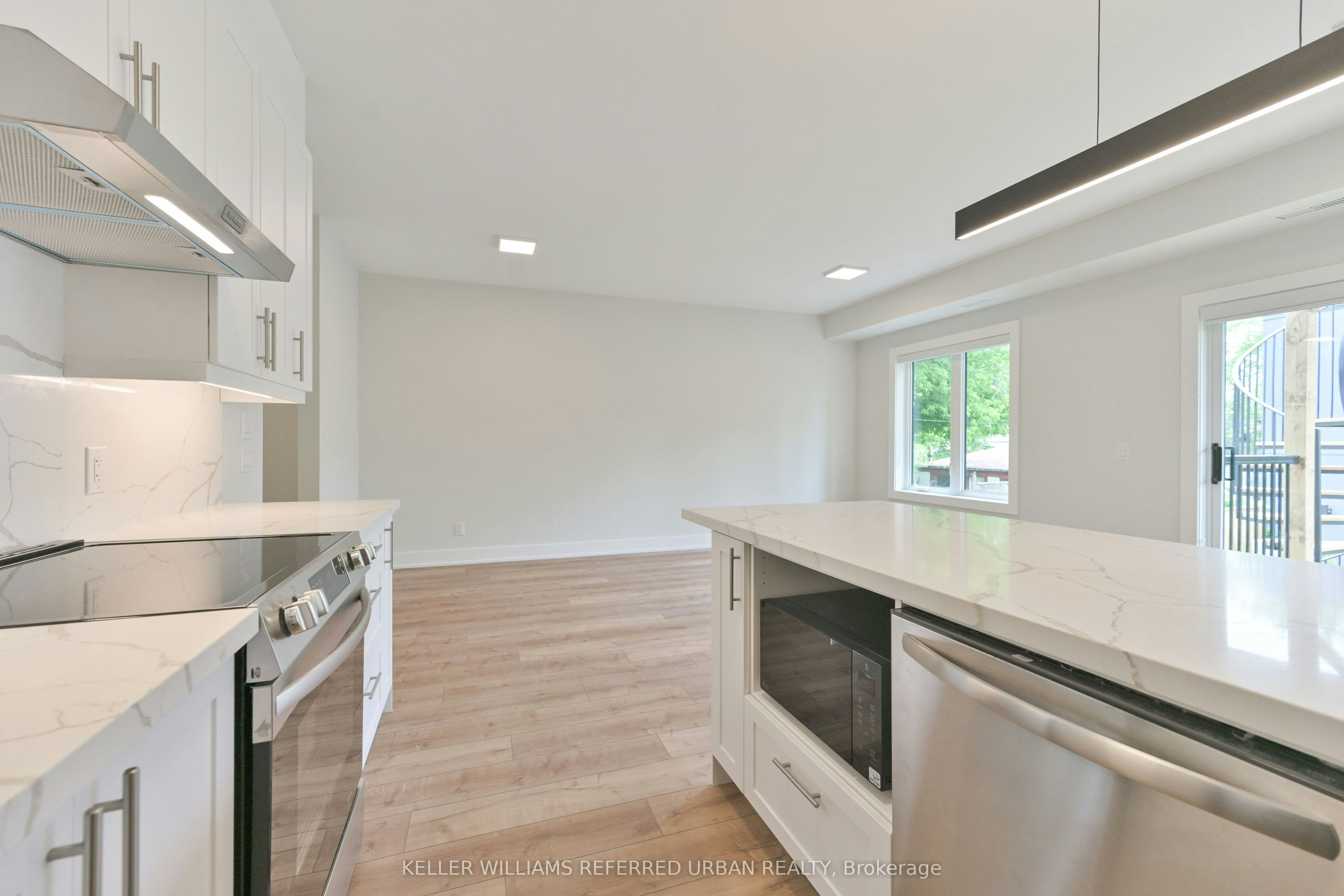 2-2420 Gerrard Street E, Toronto, ON, M4E 2E9 - 14
