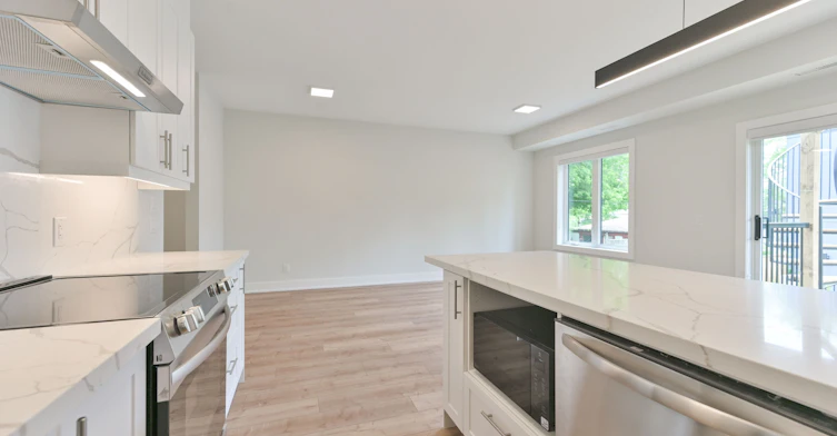 2-2420 Gerrard Street E, Toronto, ON, M4E 2E9 - 14