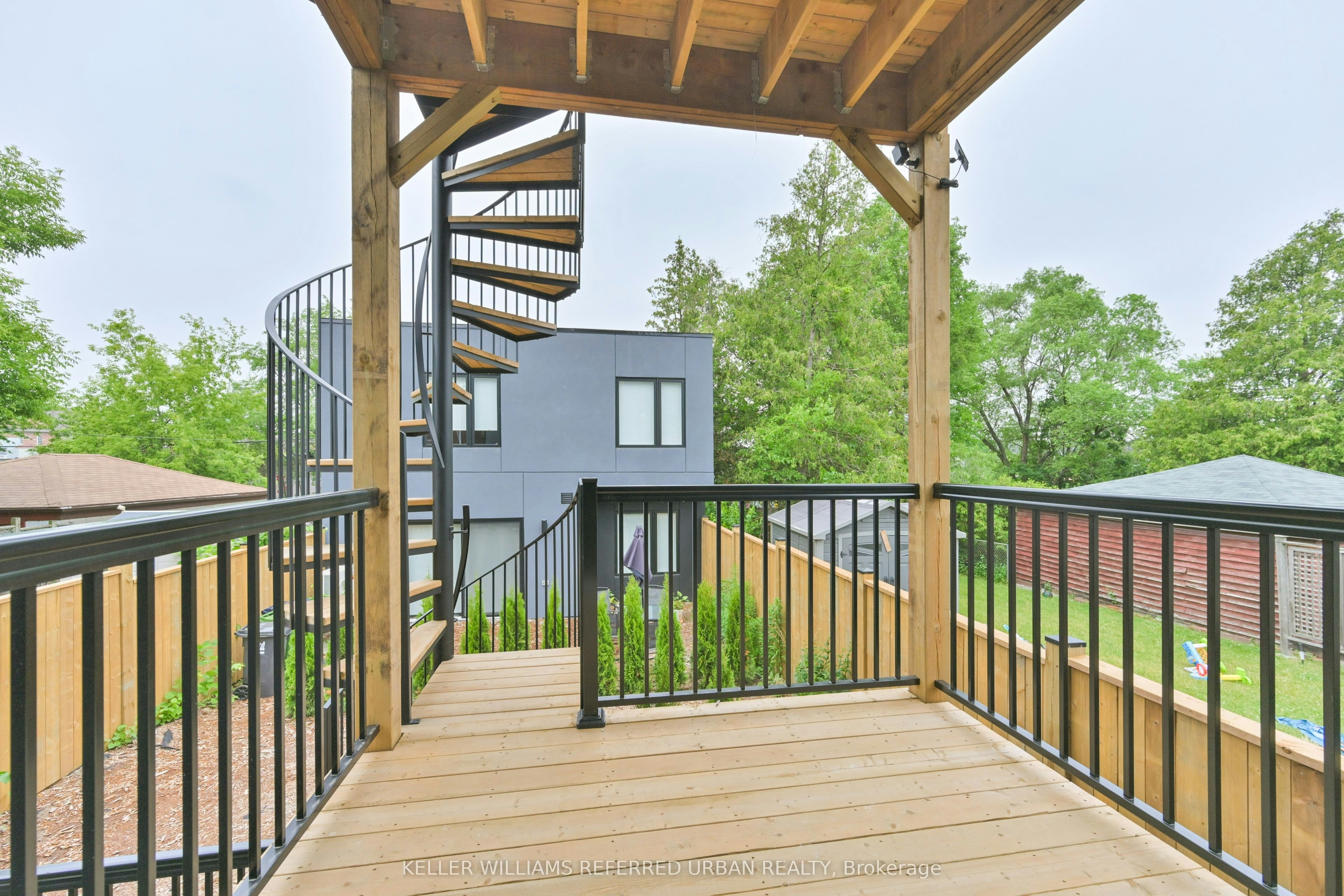 2-2420 Gerrard Street E, Toronto, ON, M4E 2E9 - 24