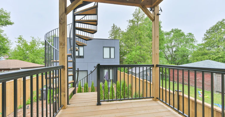 2-2420 Gerrard Street E, Toronto, ON, M4E 2E9 - 24