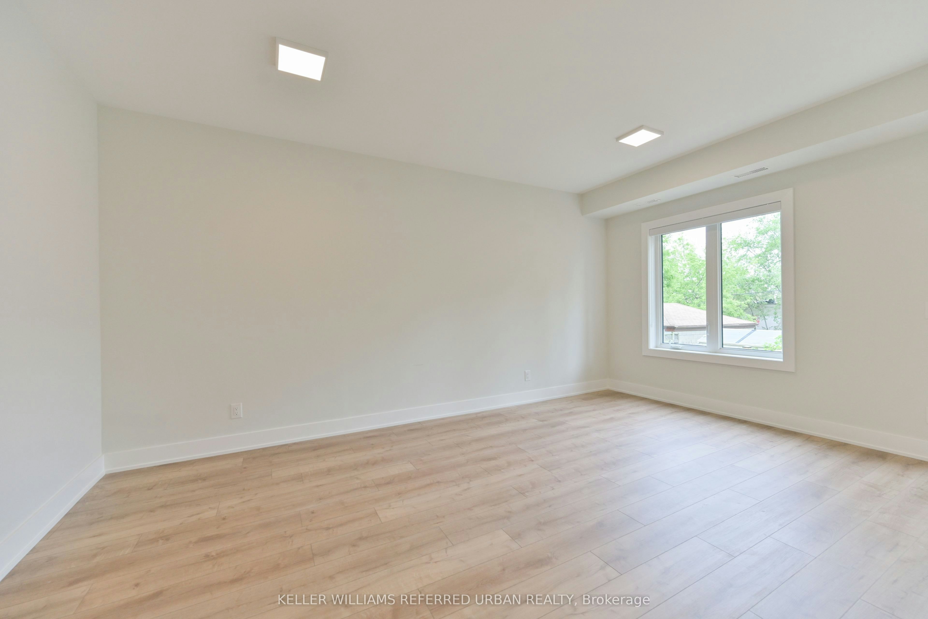 2-2420 Gerrard Street E, Toronto, ON, M4E 2E9 - 17