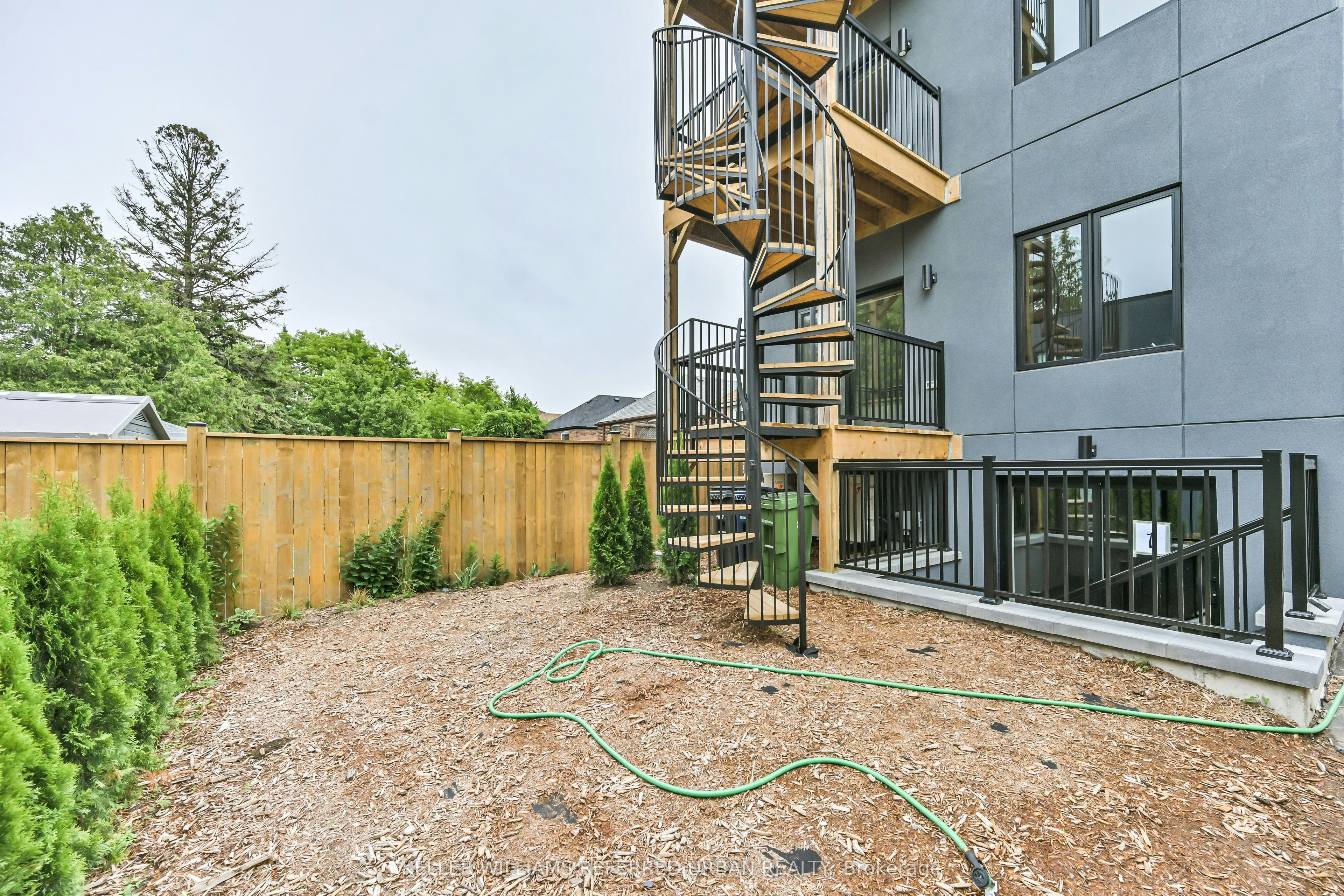 2-2420 Gerrard Street E, Toronto, ON, M4E 2E9 - 26