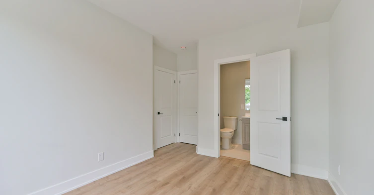 2-2420 Gerrard Street E, Toronto, ON, M4E 2E9 - 19