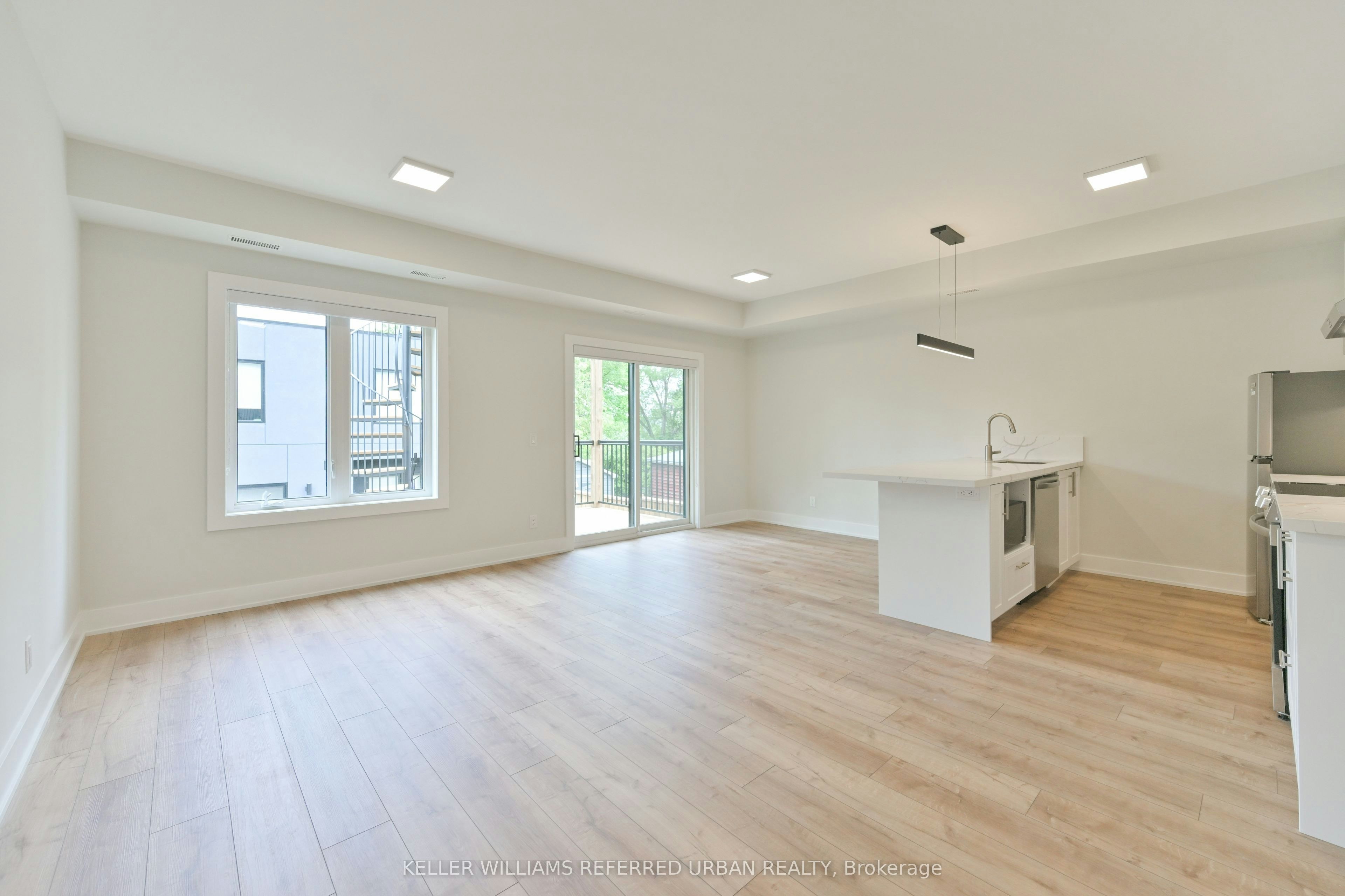 2-2420 Gerrard Street E, Toronto, ON, M4E 2E9 - 9