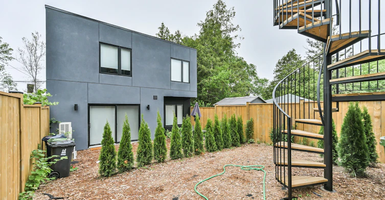 2-2420 Gerrard Street E, Toronto, ON, M4E 2E9 - 25