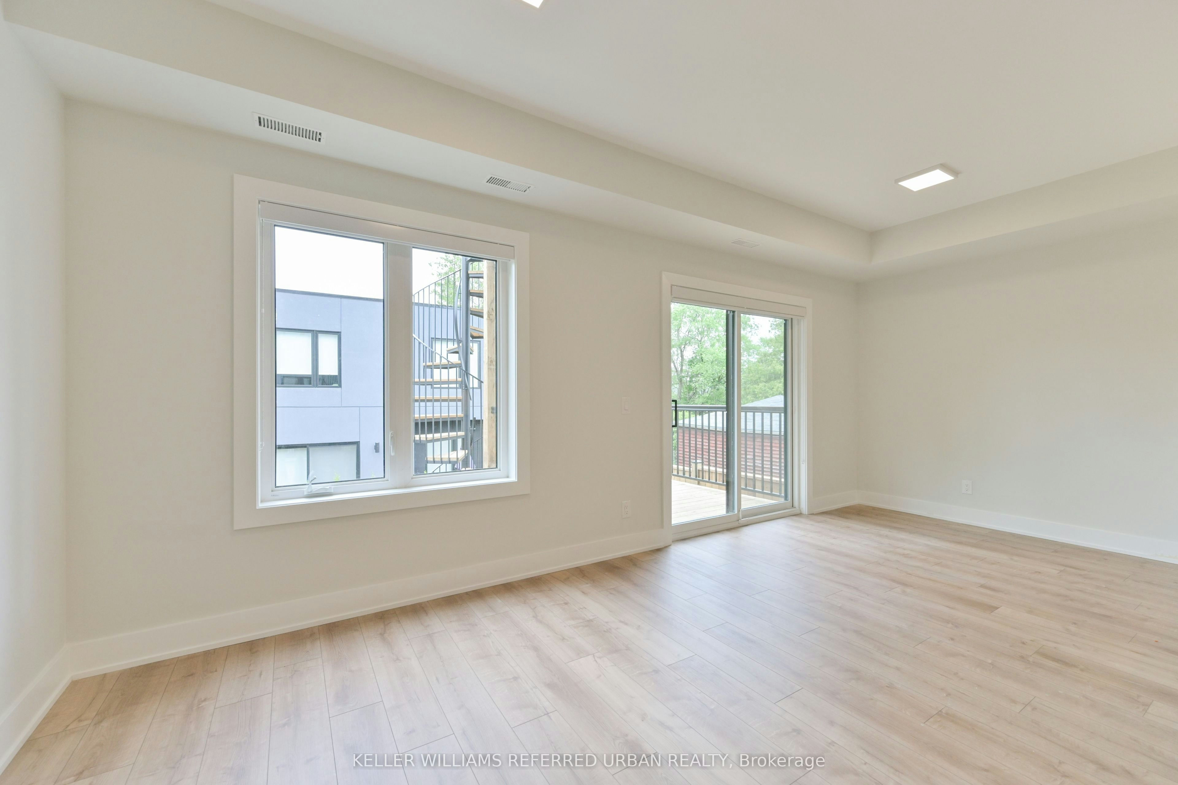 2-2420 Gerrard Street E, Toronto, ON, M4E 2E9 - 10